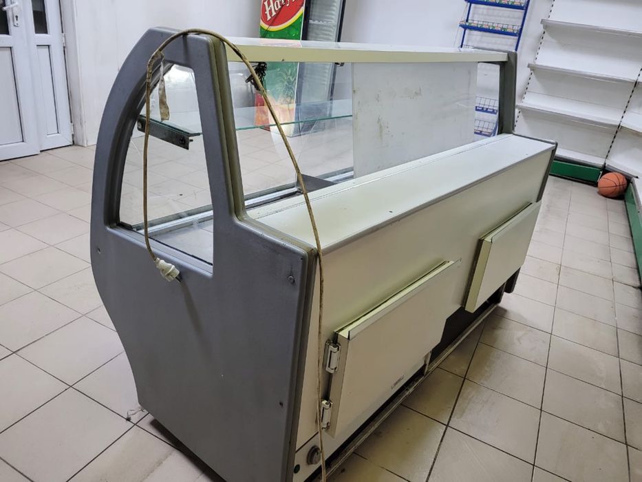 Холодильник для магазина