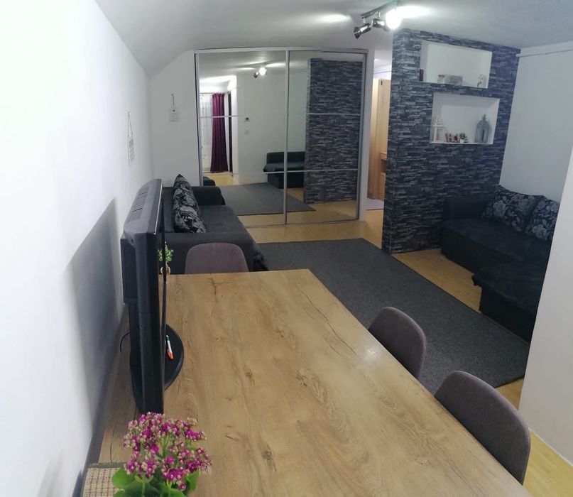 Apartament cu o camera de inchiriat