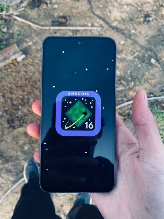 Samsung s24 fe  

Samsung S24