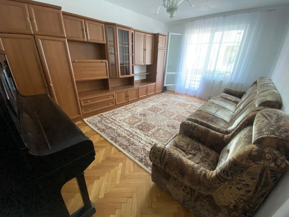 Închiriez  apartament cu 2 camere