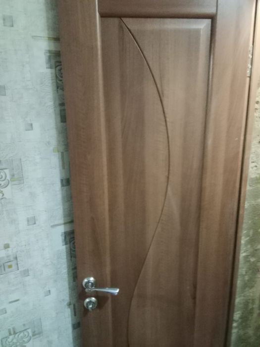 Продам двери 60 см