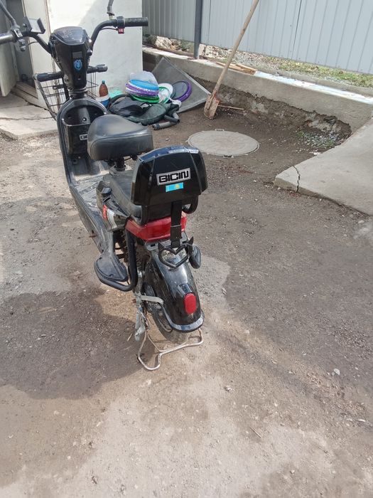 Ск8 скутор продам