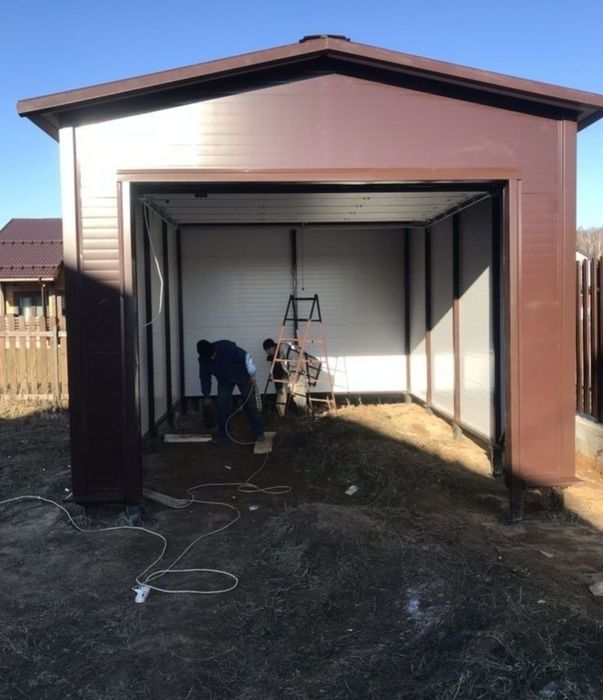 Garaj metalic nou, disponibil în variante de dimensiuni single, double