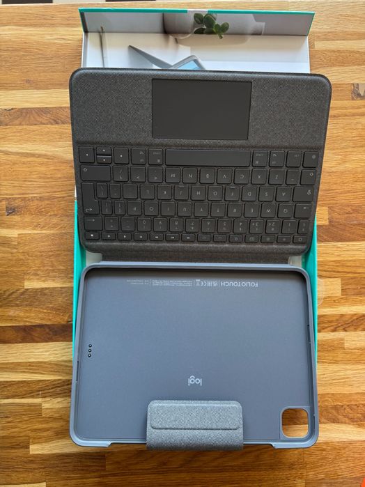 Logitech Folio Touch клавиатура за iPad Pro 11-inch (1st–4th gen)