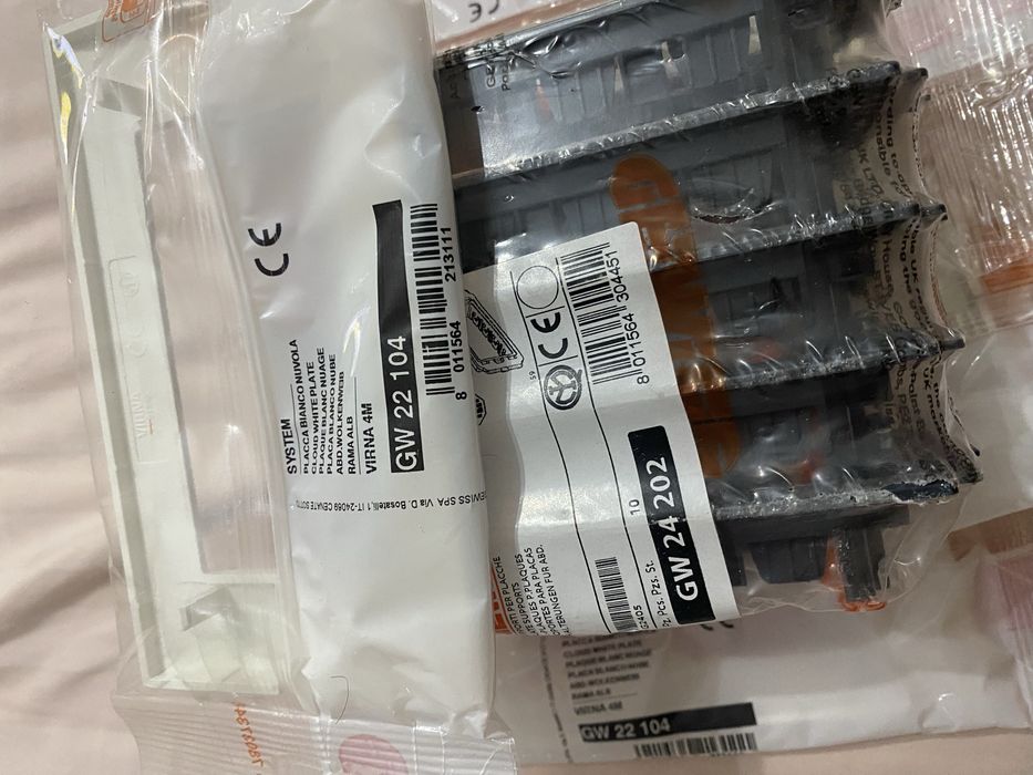 Rama alba Gewiss si suport rama gewiss 4 module