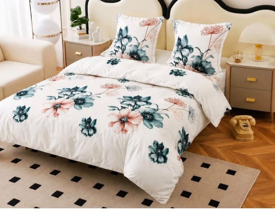 Set lenjerie de pat matrimonial (dublu), model floral elegant albastru-petrol și roz