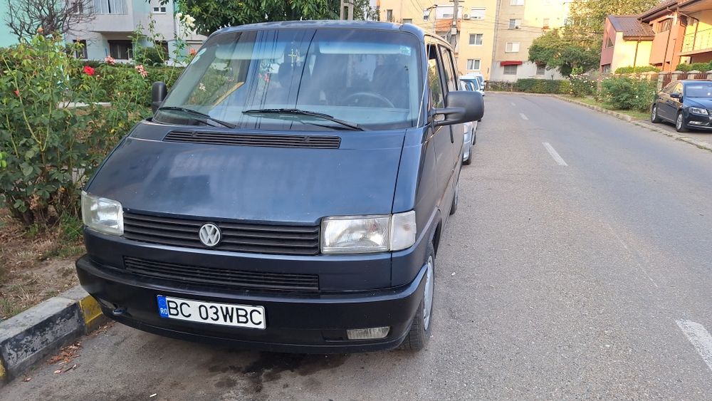 VOLKSWAGEN Multivan