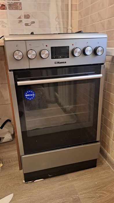 Продам газовую плиту