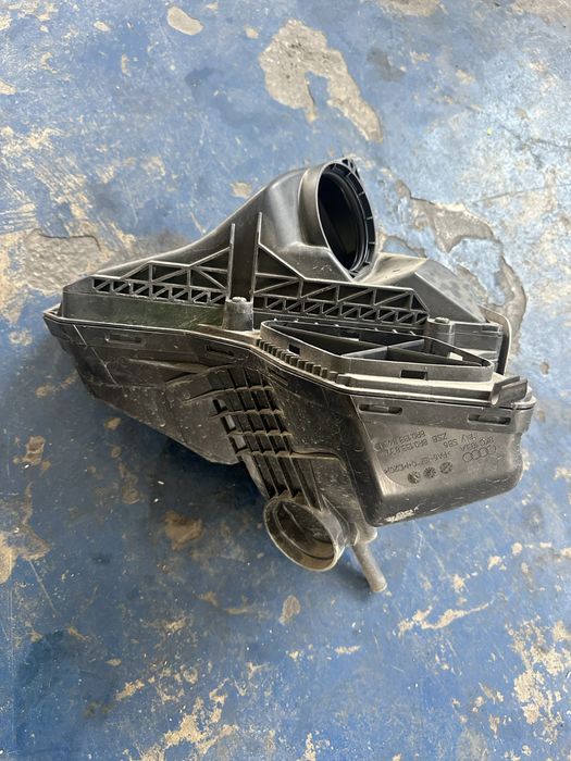 Carcasa filtru aer audi a4 b8 a5 q5 1.8tfsi 2.0tfsi cdnd 8R0133835AH
