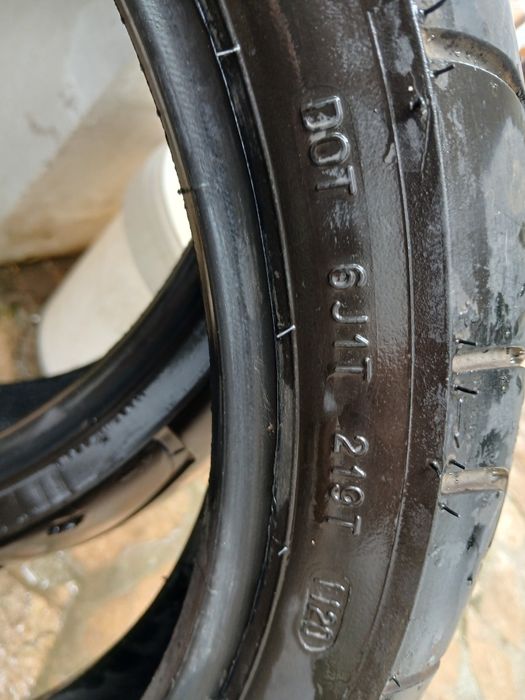 Продавам гума за Сузуки Булевард М109R 240/18