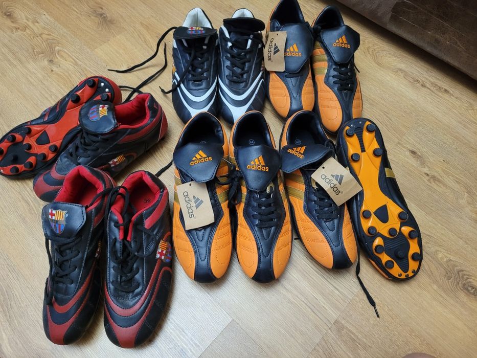 Футбольные бутсы.