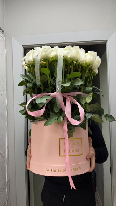 Белый роза 55 штут буква Н