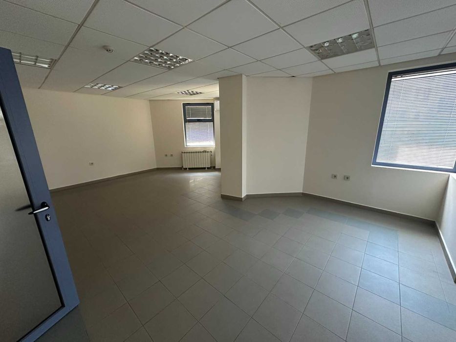 Дава се под наем Офис в Пловдив, Център - 160 кв.м за 918 € - Снимка #5