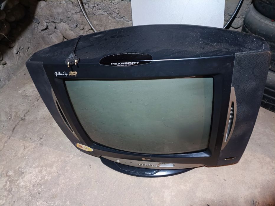 LG televizor rabochiy