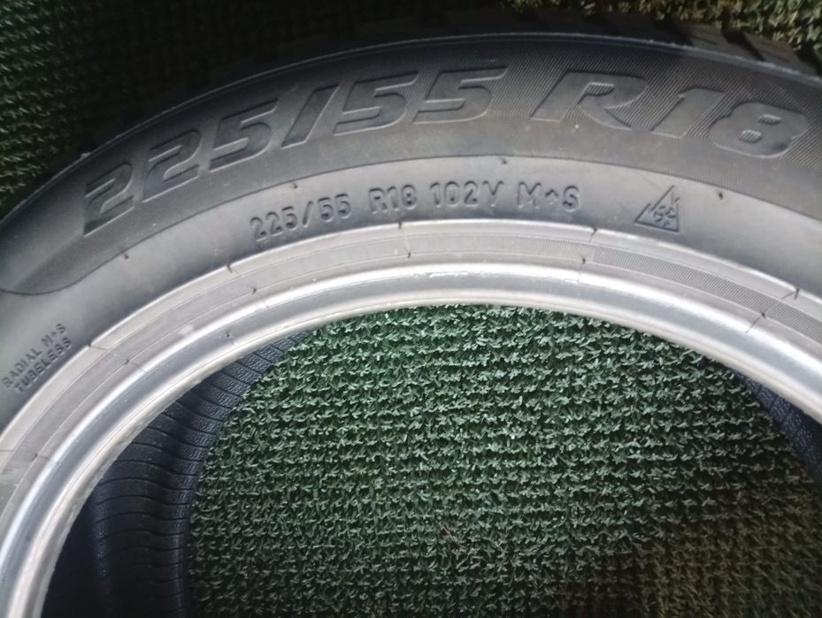 225 55 18 Pirelli