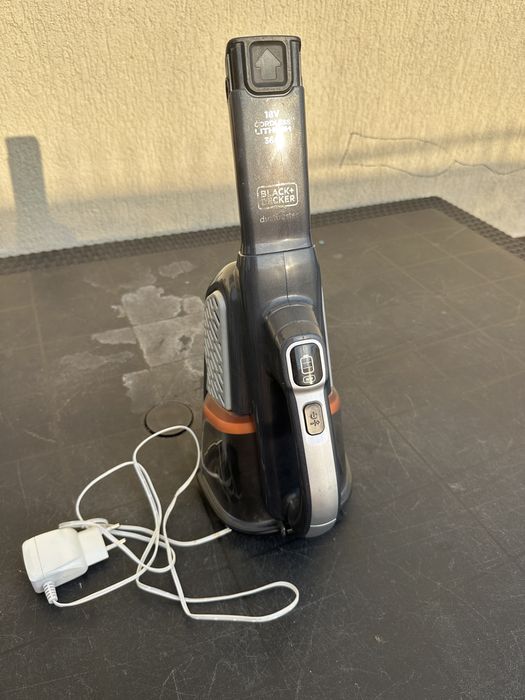 Aspirator de mana black+decker