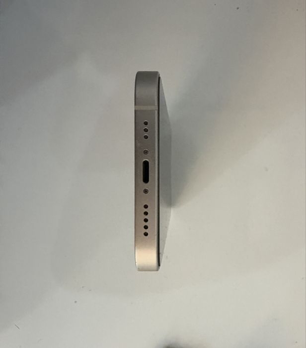 Продавам iphone 14 128GB