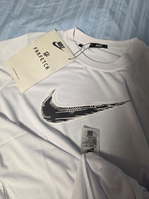 tricou nou nike cu eticheta