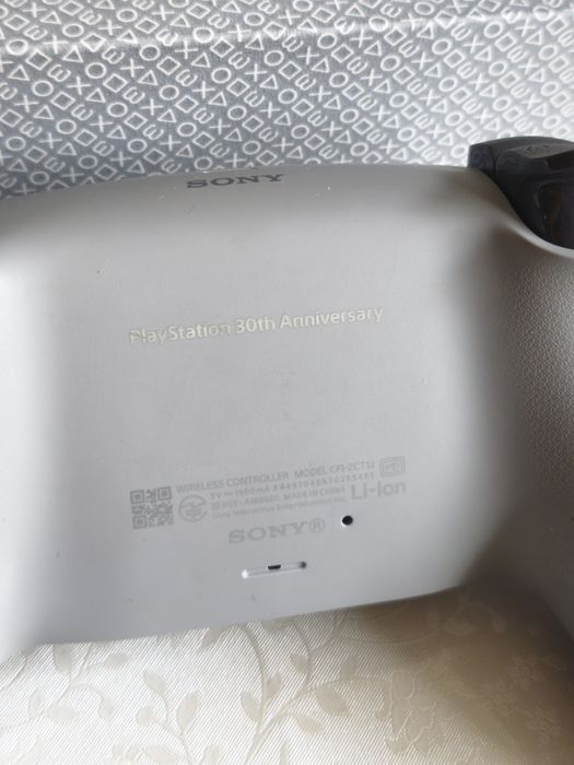 Продам джойстик на Playstation 5