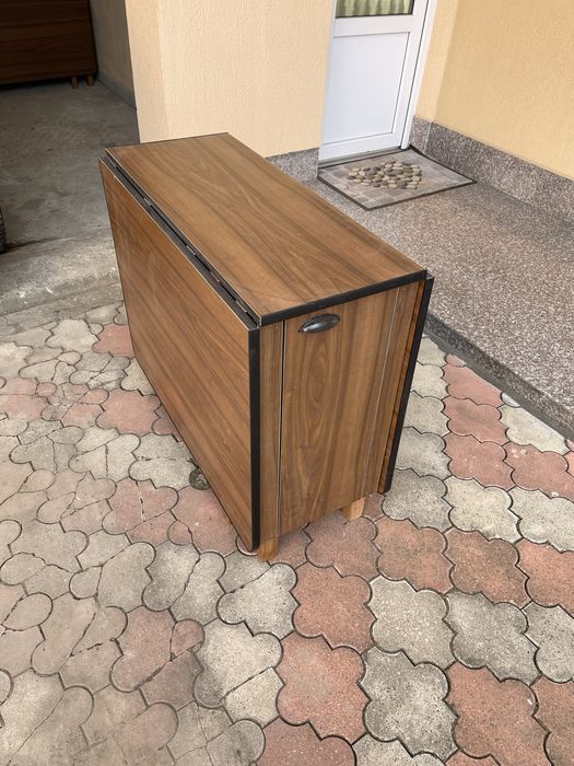 Scaune si mese lemn pentru restaurante