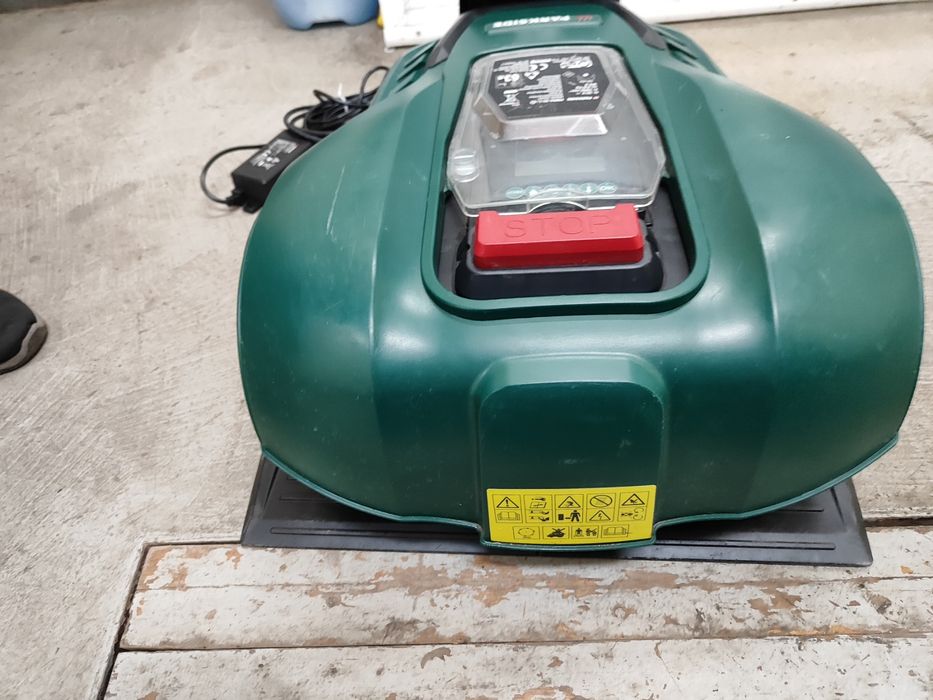 Робот косачка Parkside