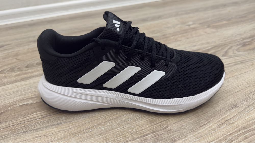 Абсолютно новые кроссовки Adidas Response Runner U (Оригинал)