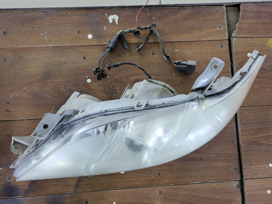 Фары на тайота камри 40