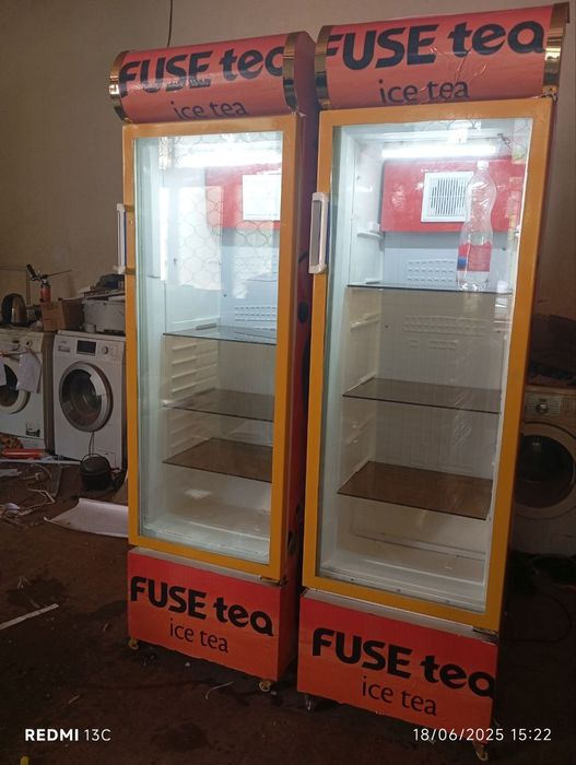 Vitrina xolodenik sotiladi