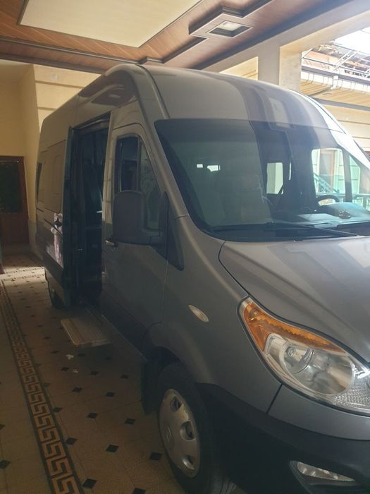 Jac mikroavtobus