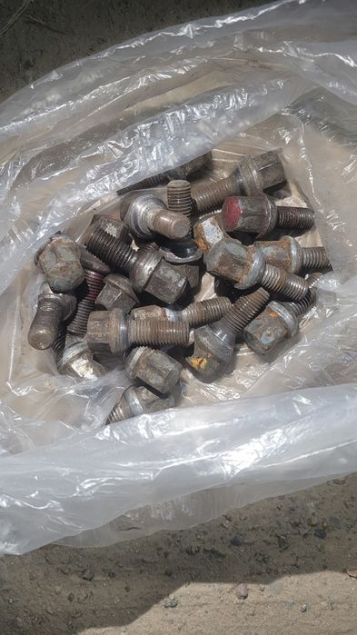 Болты на мерседес