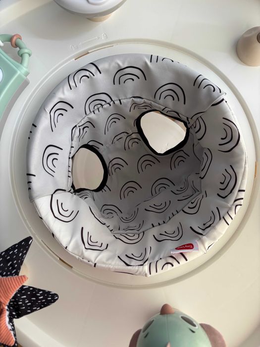 TINY LOVE Стационарен център за игра 5в1 HERE I GROW BLACK&WHITE DECOR