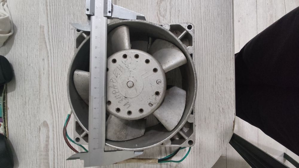 Много тих и изцяло алуминиев осов вентилатор-220V на 30W Ф134мм