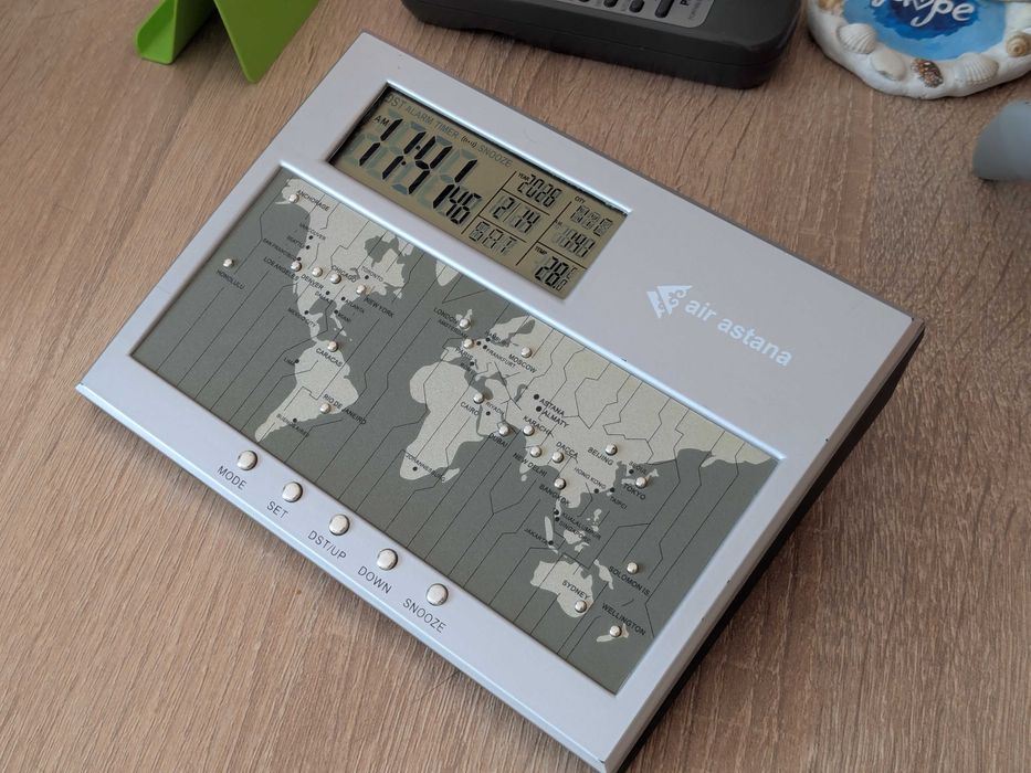 Часы Air Astana, мировое время