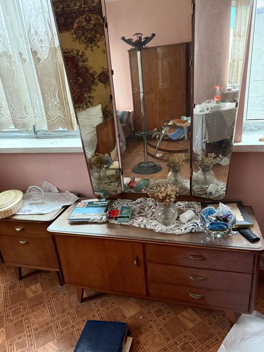 Шифоньер-шкаф трюмо ретро