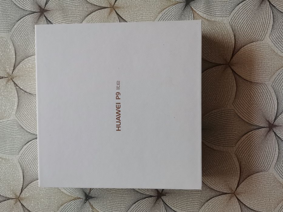 Huawei P9 lite с кутия и неизползвани зарядно и кабел