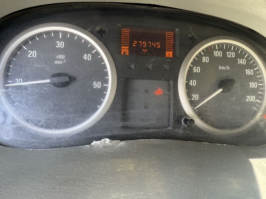 Opel Vivaro 2900 avariat