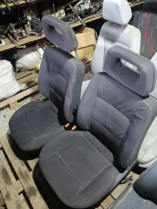 Комплект передних сидений на Ауди б4