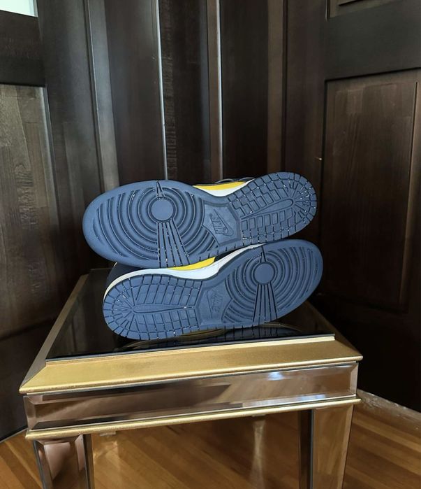 Nike dunk high michigan