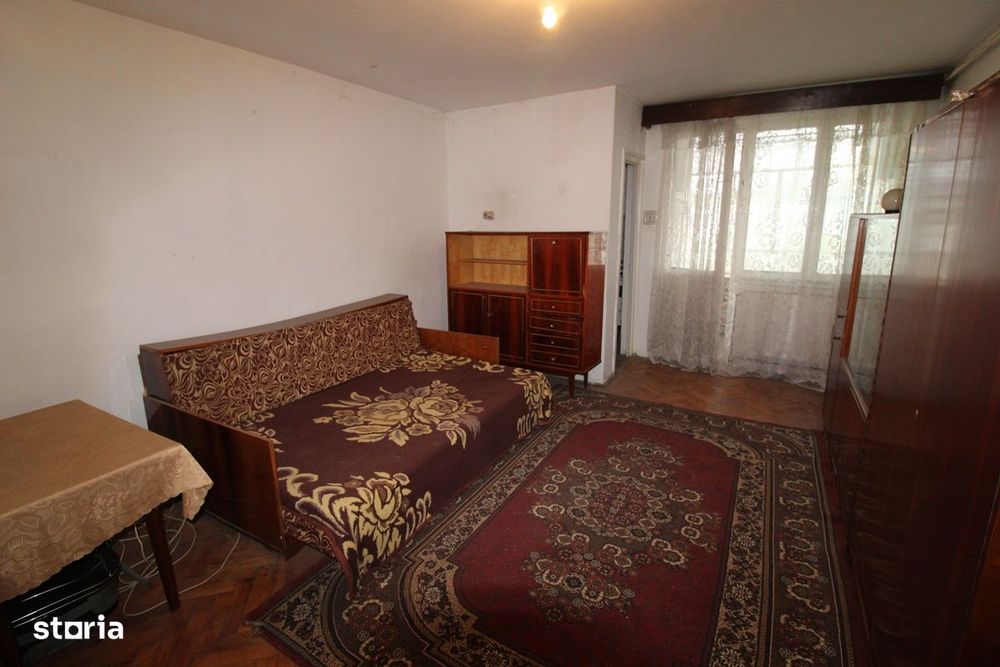 Vând garsonieră în Hunedoara, zona Micro4-Flacăra, et 8 — fotografia 1