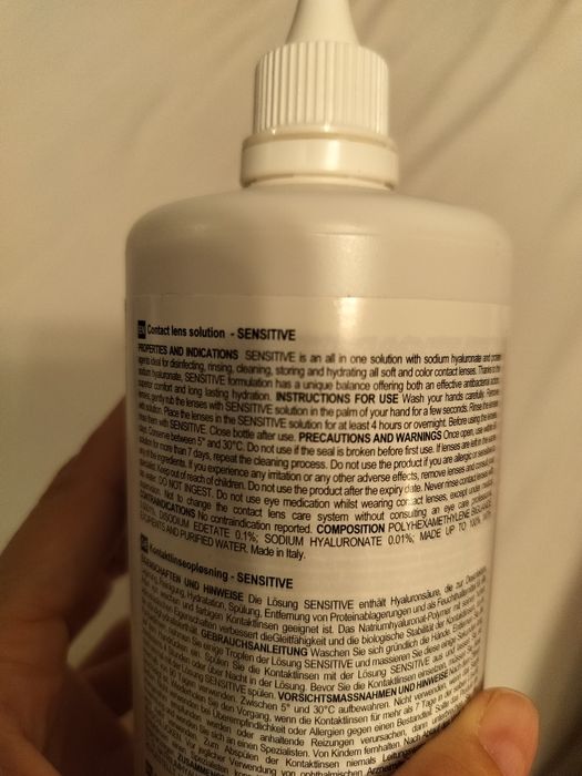 Soluție lentile de contact