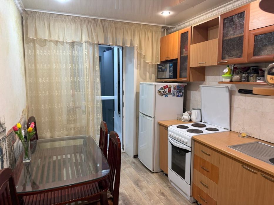 Продам трехкомнатную квартиру