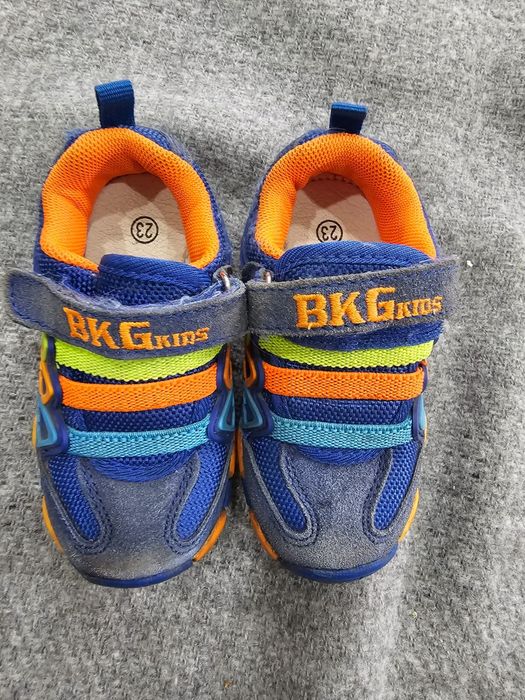 Кроссовки детские