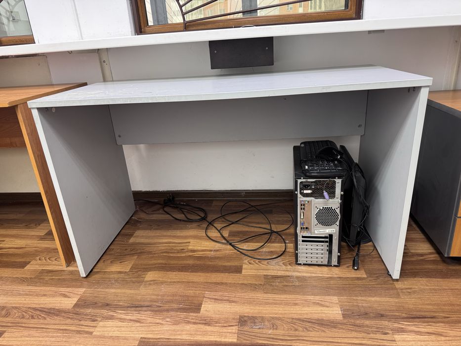 Столы офисные б/у