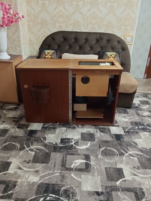 Продам швейную машину