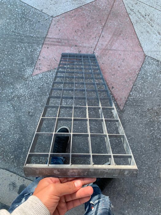 Trepte si gratare zincate