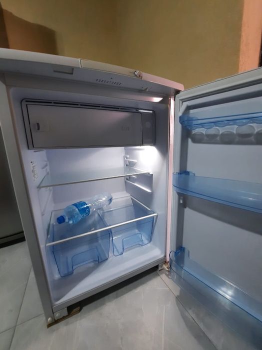 Офисный холодильник