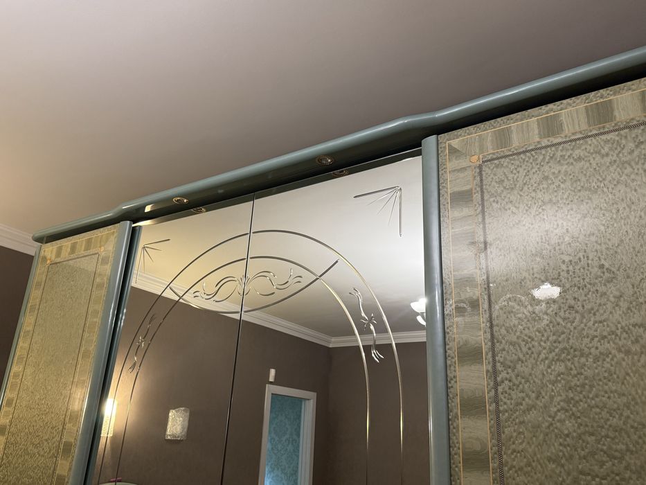 Продам спальный гарнитур