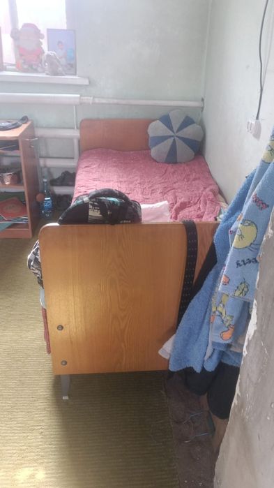 Продам две кровати, в нормальном состоянии.