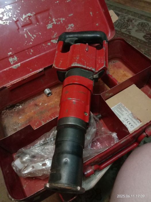 Монтажно -строительный пистолет.