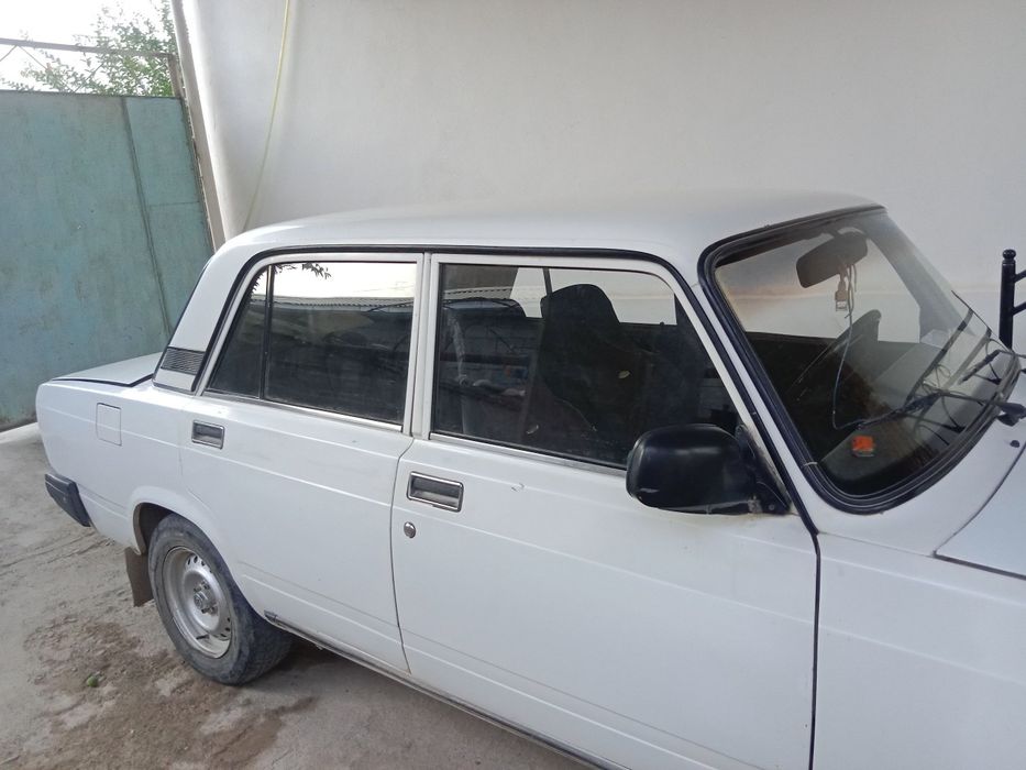 Vaz 2107 sotiladi